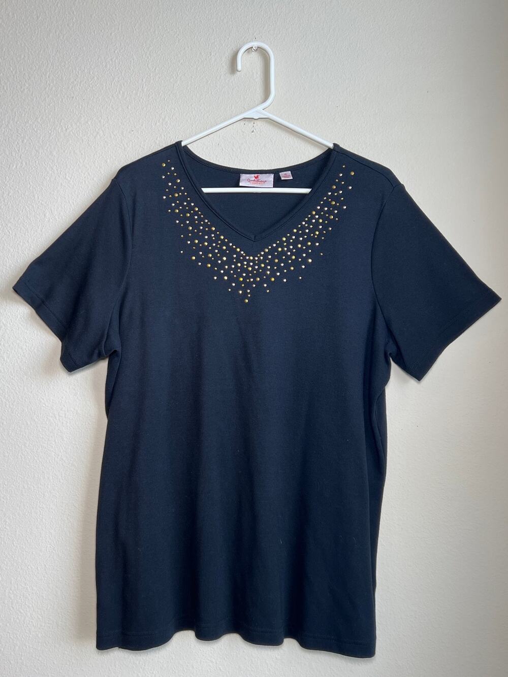 Quacker Factory Black Studded V-Neck Short Sleeve Top Size 1X